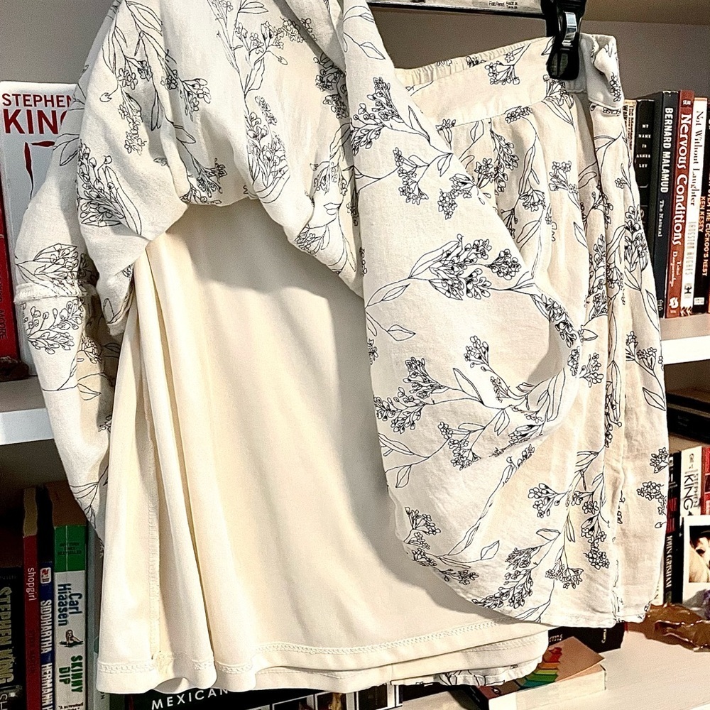 Old Navy Floral A-Line Skirt Black and Cream Medium Fully Lined Worn Once EUC - Picture 3 of 5